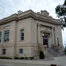 Marinette library building